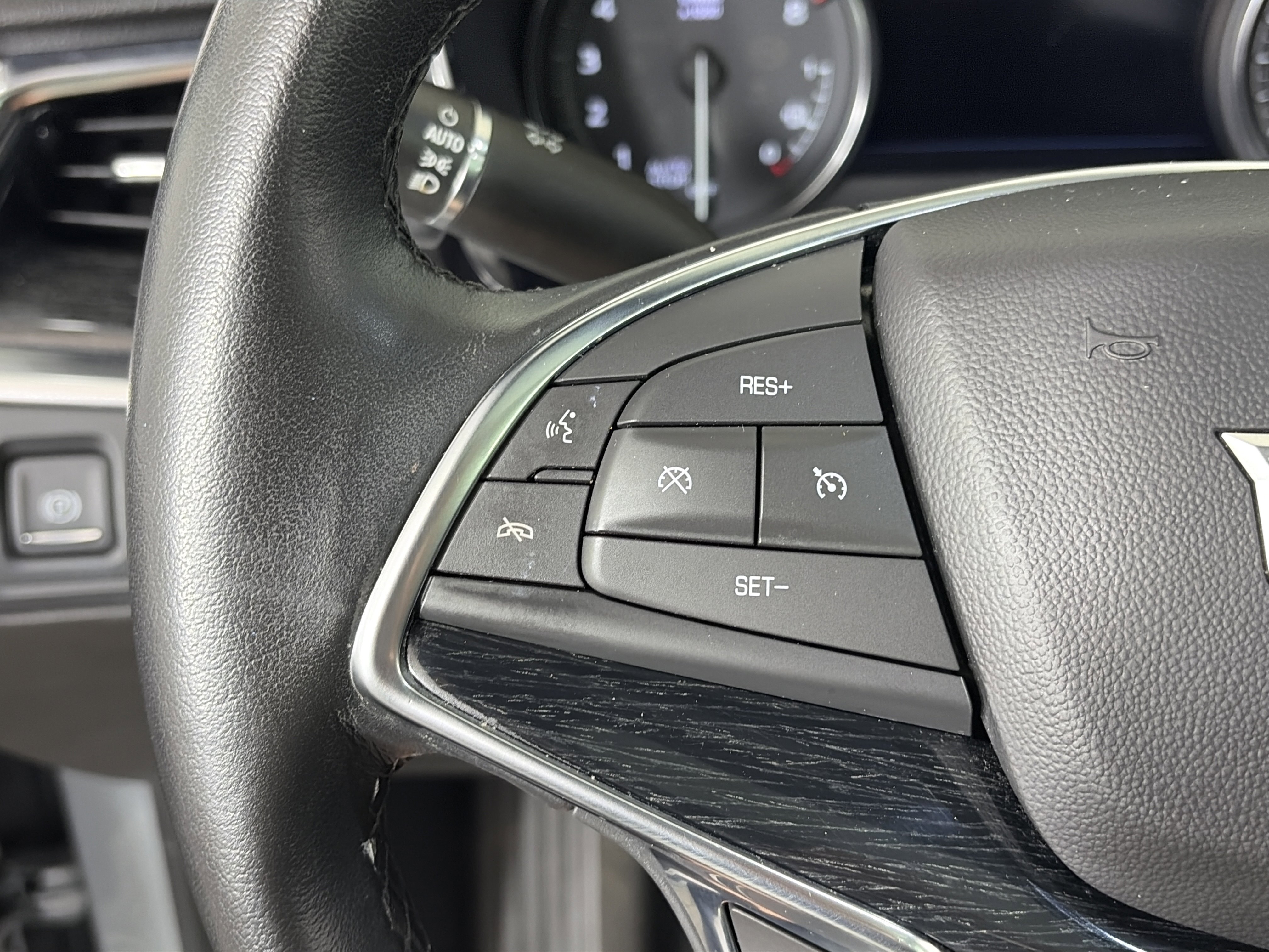 Used 2023 Cadillac XT5 Premium Luxury w/ Technology Package image 32