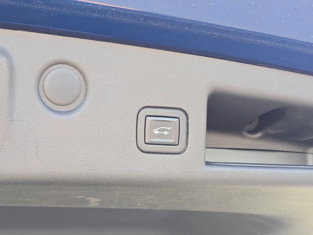 Used 2022 Chevrolet Equinox LT FWD image 24