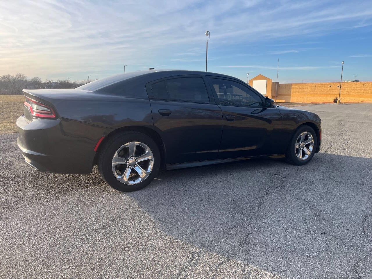 Used 2016 Dodge Charger SE w/ Popular Equipment Group image 3