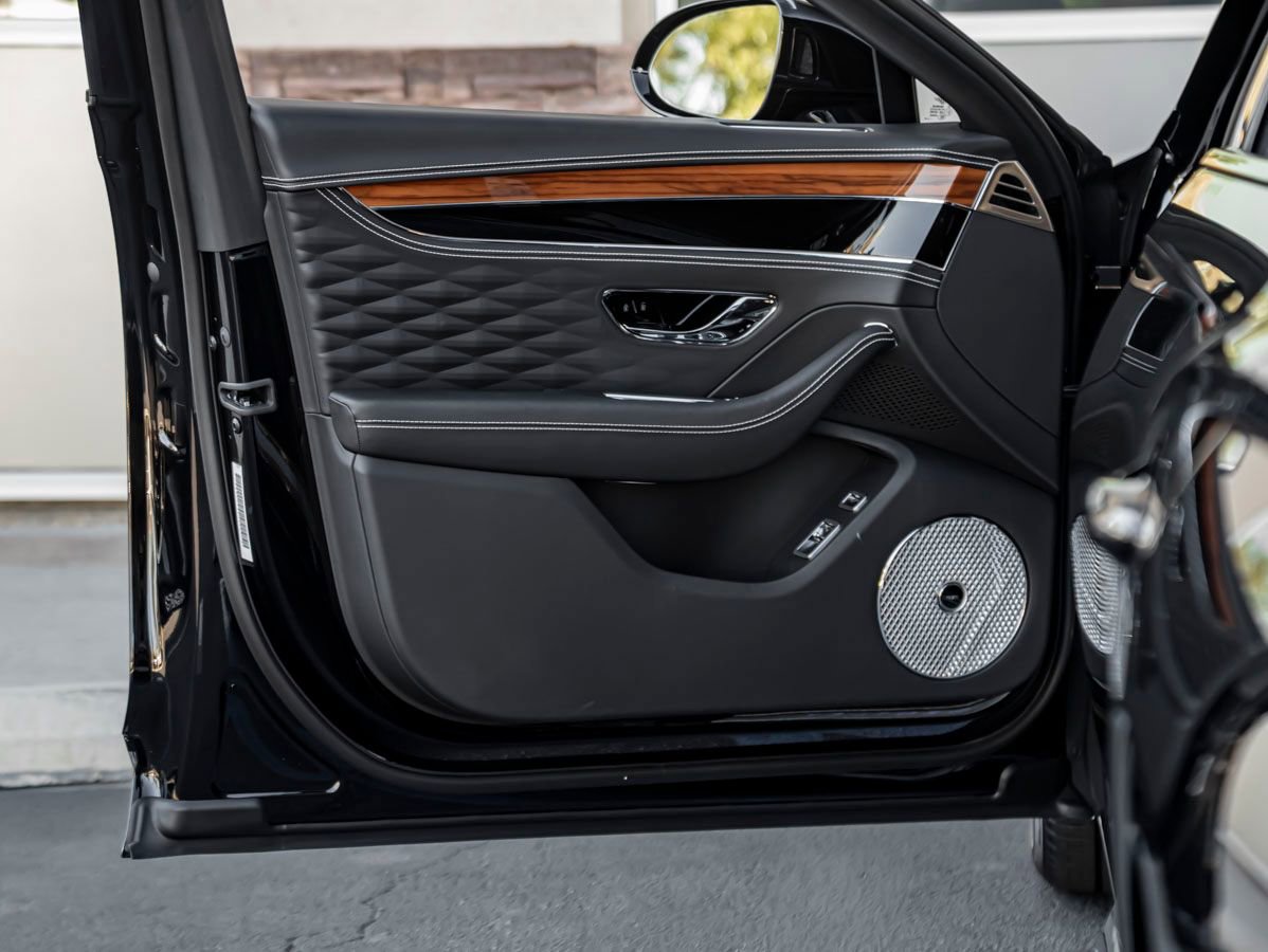 Certified 2022 Bentley Flying Spur W12 image 14