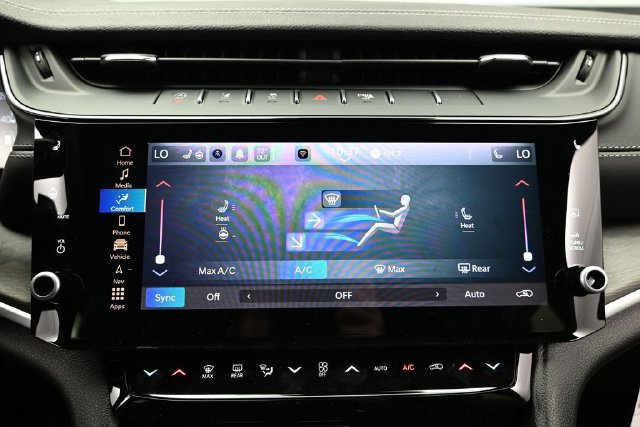 New 2026 Jeep Grand Cherokee Altitude AWD/4WD image 32