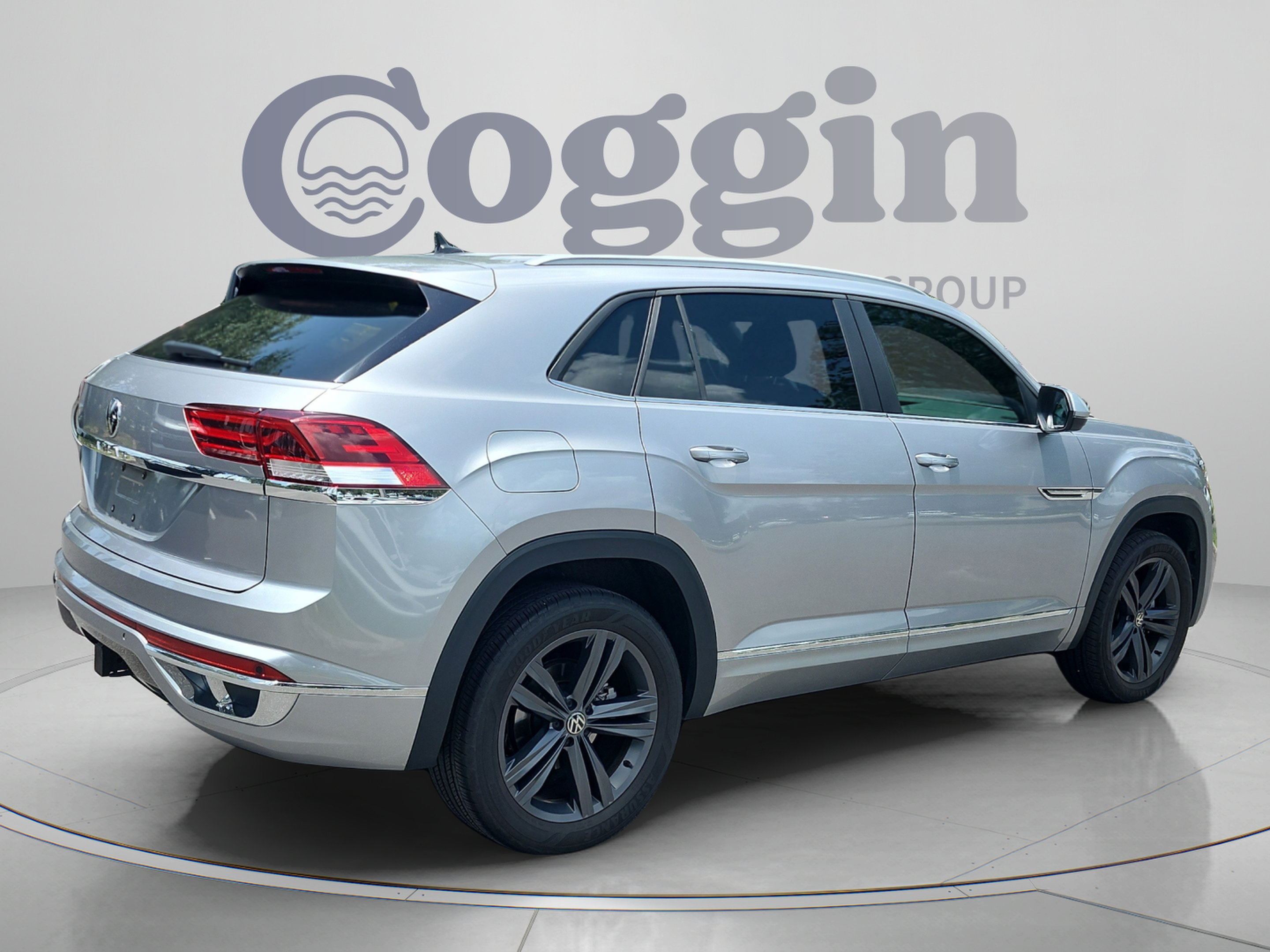 Used 2020 Volkswagen Atlas Cross Sport SE FWD image 5