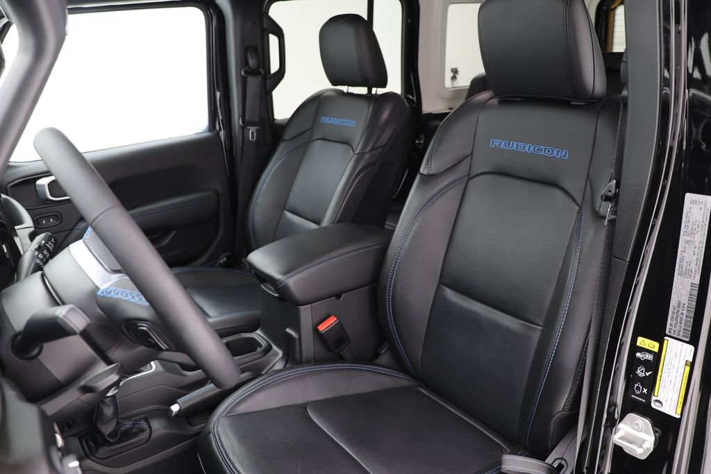 Used 2023 Jeep Wrangler Unlimited Rubicon 4xe w/ Cold Weather Group AWD/4WD image 17