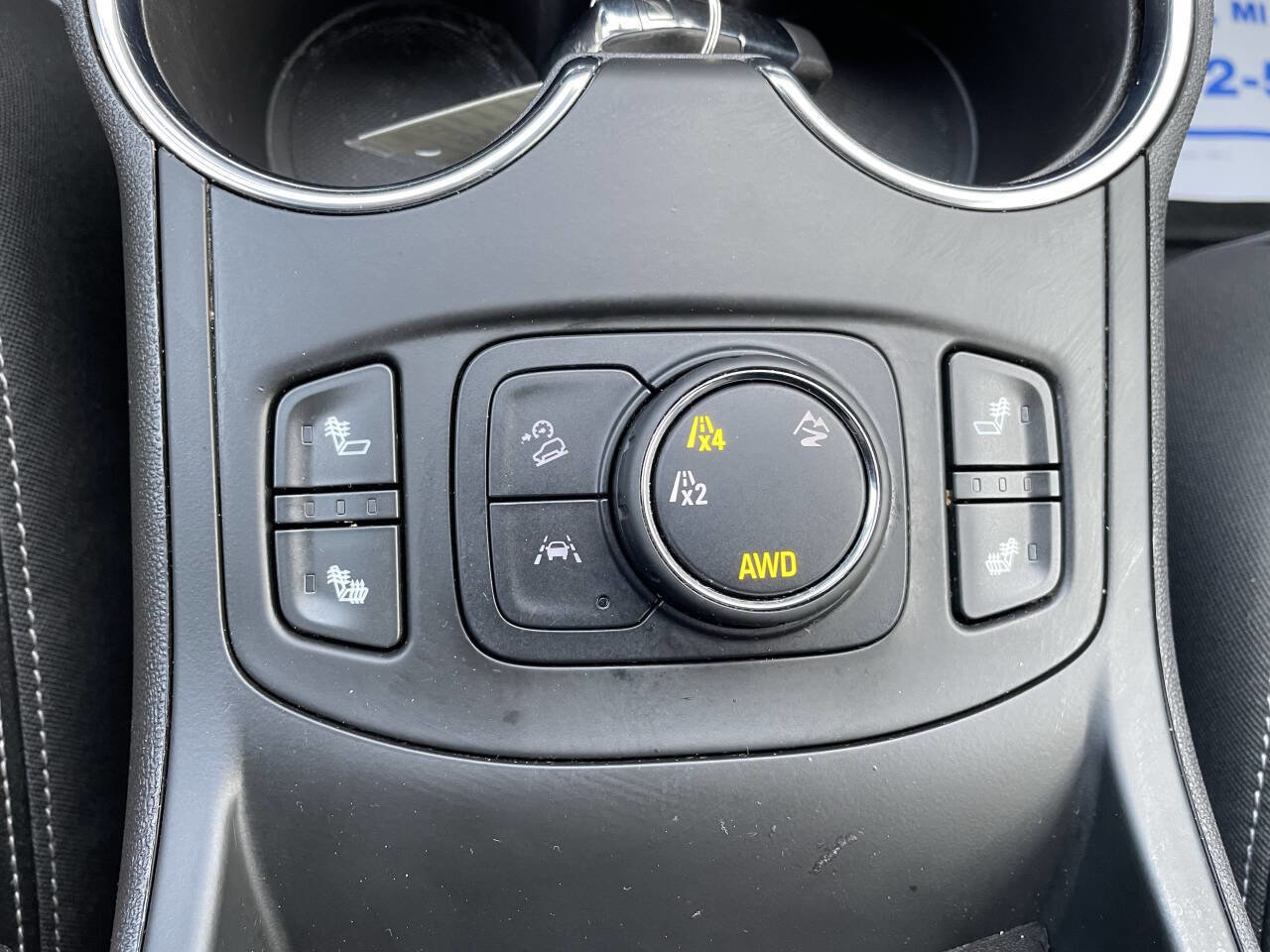 Used 2023 GMC Terrain SLT image 25