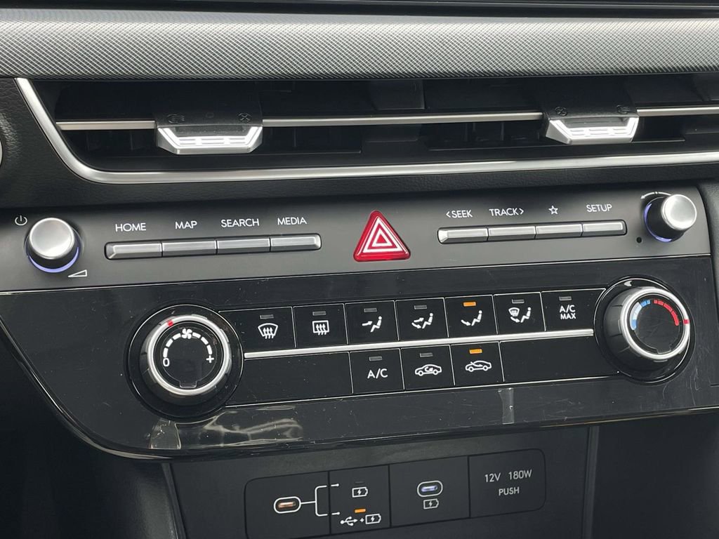 Certified 2025 Hyundai Sonata SE image 17