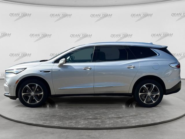 Used 2022 Buick Enclave Essence w/ Experience Buick Package FWD image 4