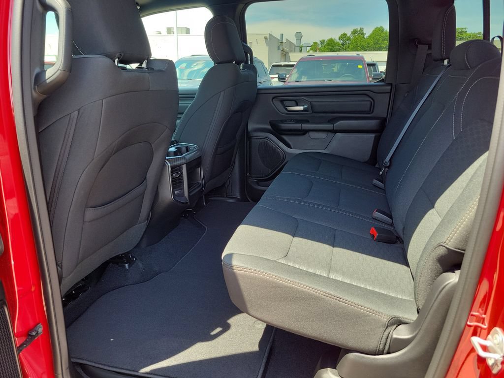 New 2026 RAM 1500 Express AWD/4WD image 12