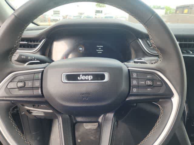 Certified 2023 Jeep Grand Cherokee Laredo w/ Trailer Tow Prep Group (B) AWD/4WD image 35