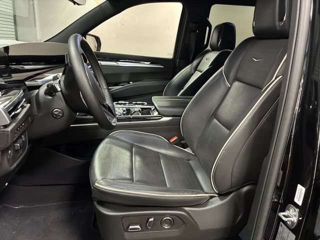 Certified 2025 Cadillac Escalade Sport AWD/4WD image 9