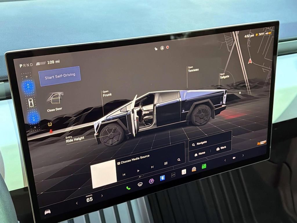 Used 2024 Tesla Cybertruck AWD Crew Cab image 19