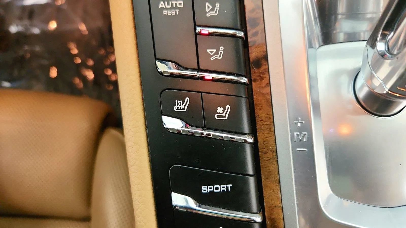 Used 2015 Porsche Panamera 4 AWD/4WD image 19