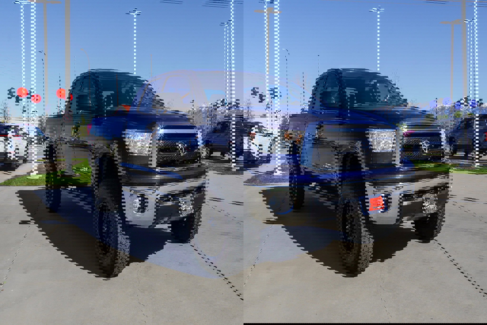 Used 2012 Toyota Tundra 2WD Double Cab w/ Tow Pkg image 2