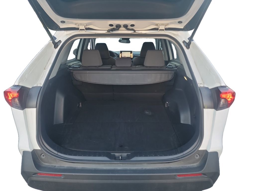Used 2025 Toyota RAV4 XLE AWD/4WD image 12