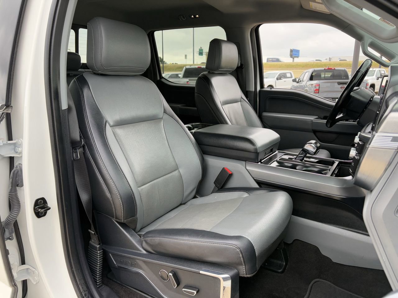 Used 2022 Ford F150 Lariat w/ Equipment Group 502A High AWD/4WD image 32