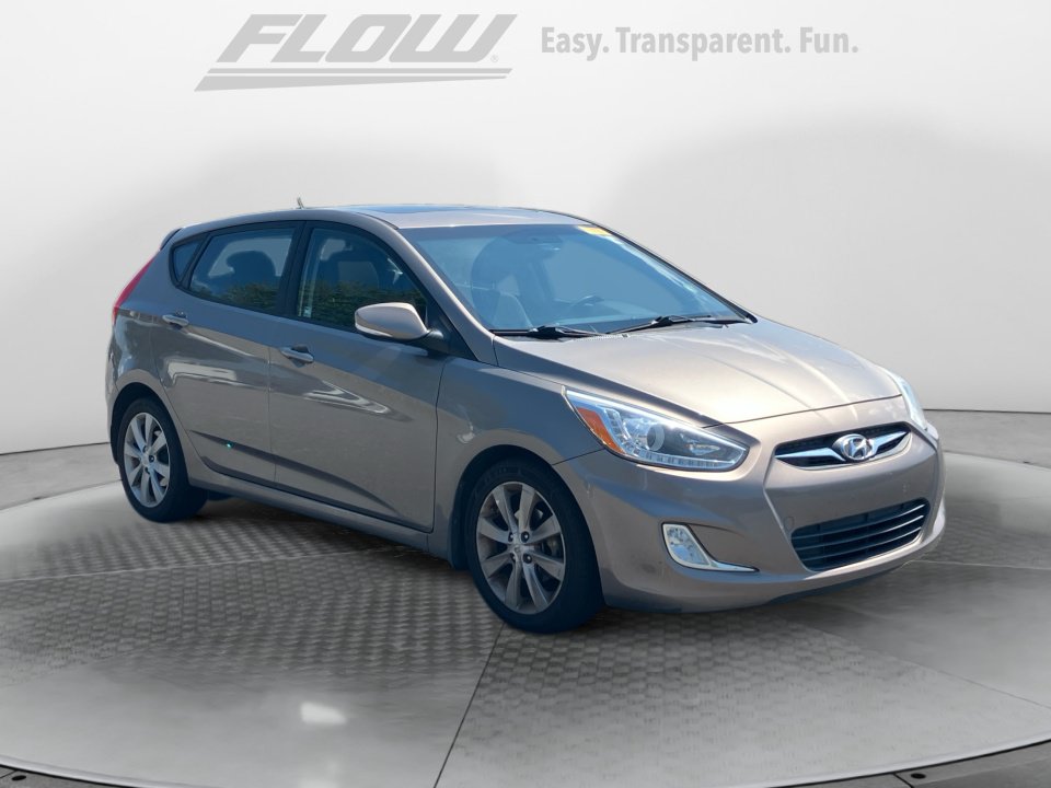 Used 2014 Hyundai Accent SE w/ Option Group 3 FWD image 1