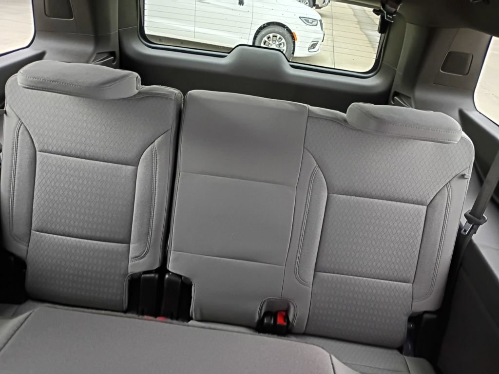 New 2026 Chevrolet Suburban LS image 11