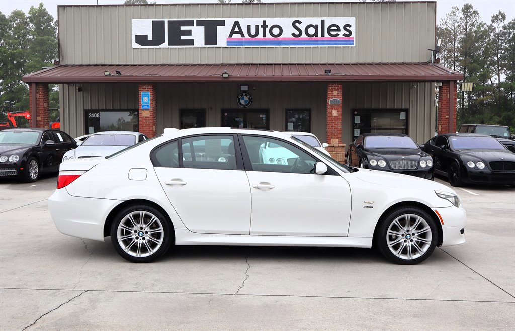 Used 2009 BMW 528i xDrive Sedan AWD/4WD image 8