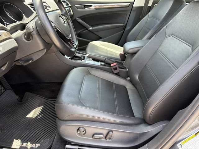 Used 2018 Volkswagen Passat 2.0T SE FWD image 18