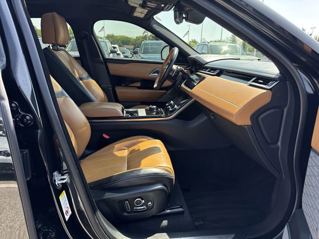 Used 2019 Land Rover Range Rover Velar R-Dynamic SE AWD/4WD image 28