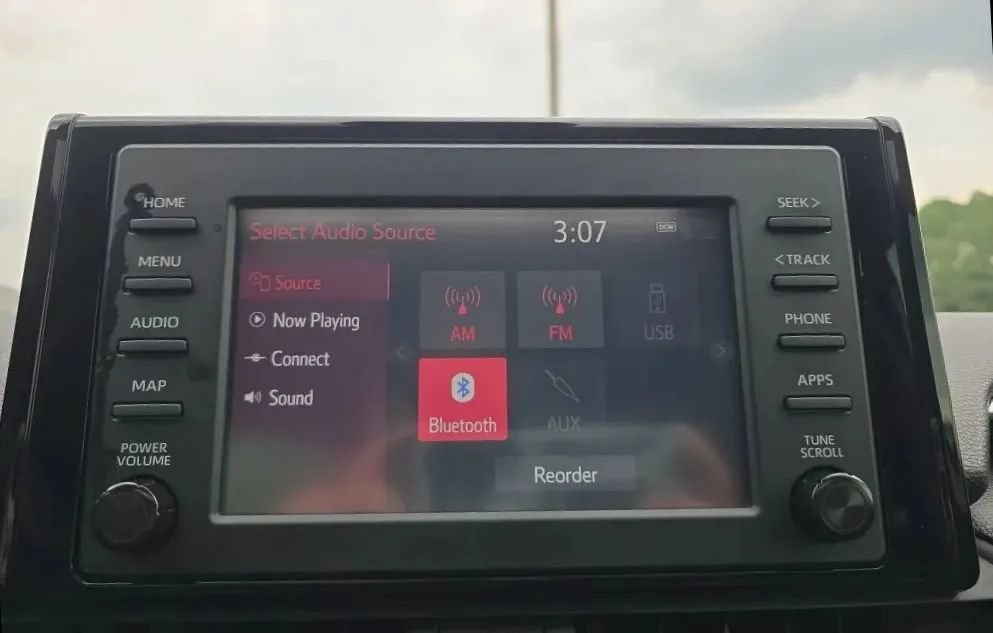 Used 2019 Toyota RAV4 XLE FWD image 28