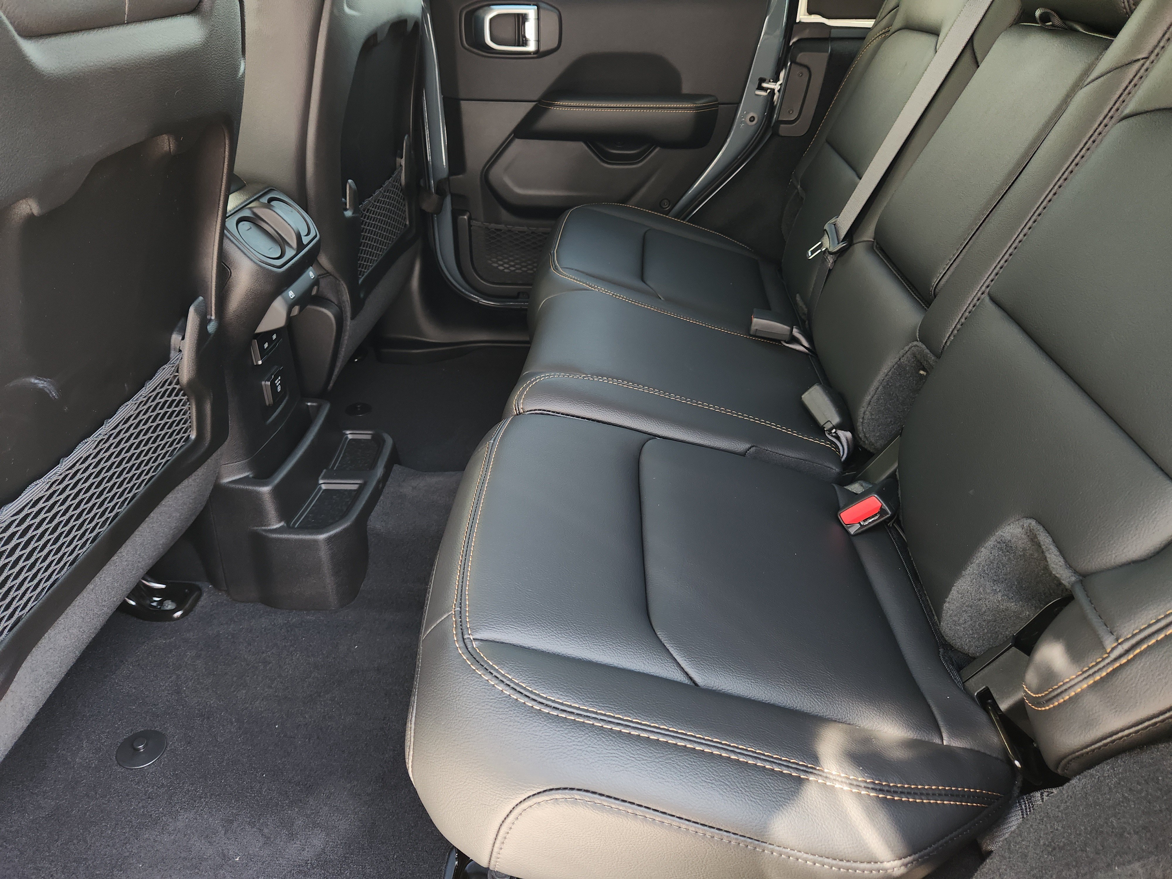 New 2026 Jeep Wrangler Unlimited Sahara AWD/4WD image 21