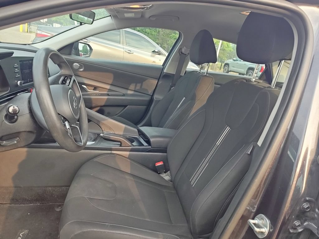 Used 2022 Hyundai Elantra SEL FWD image 6