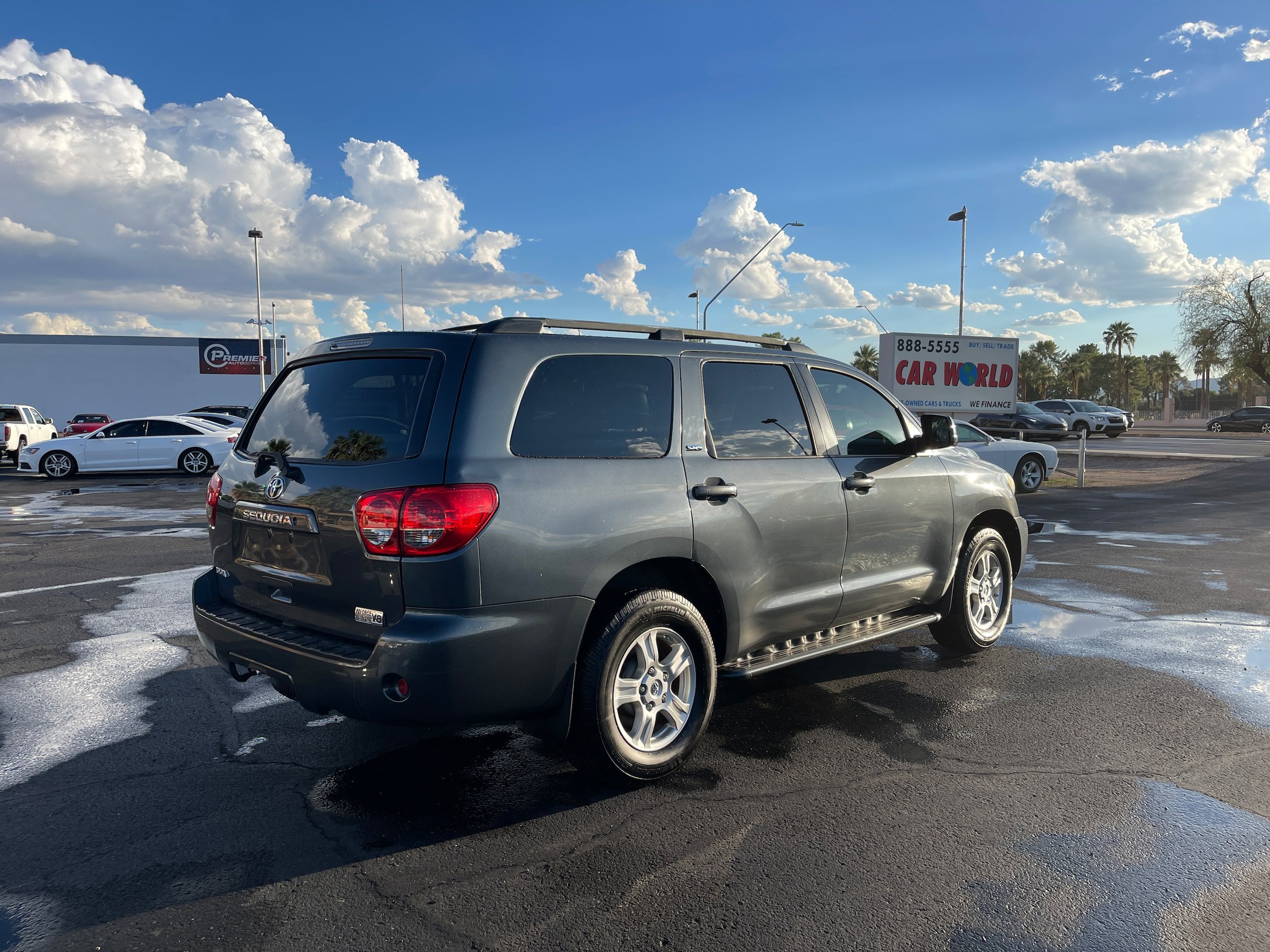Used 2008 Toyota Sequoia SR5 w/ Pwr Driver Seat Pkg RWD image 5