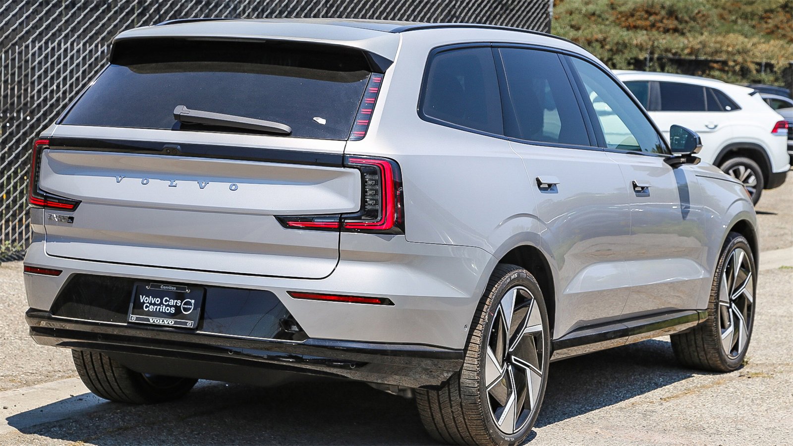 New 2025 Volvo EX90 Ultra image 6