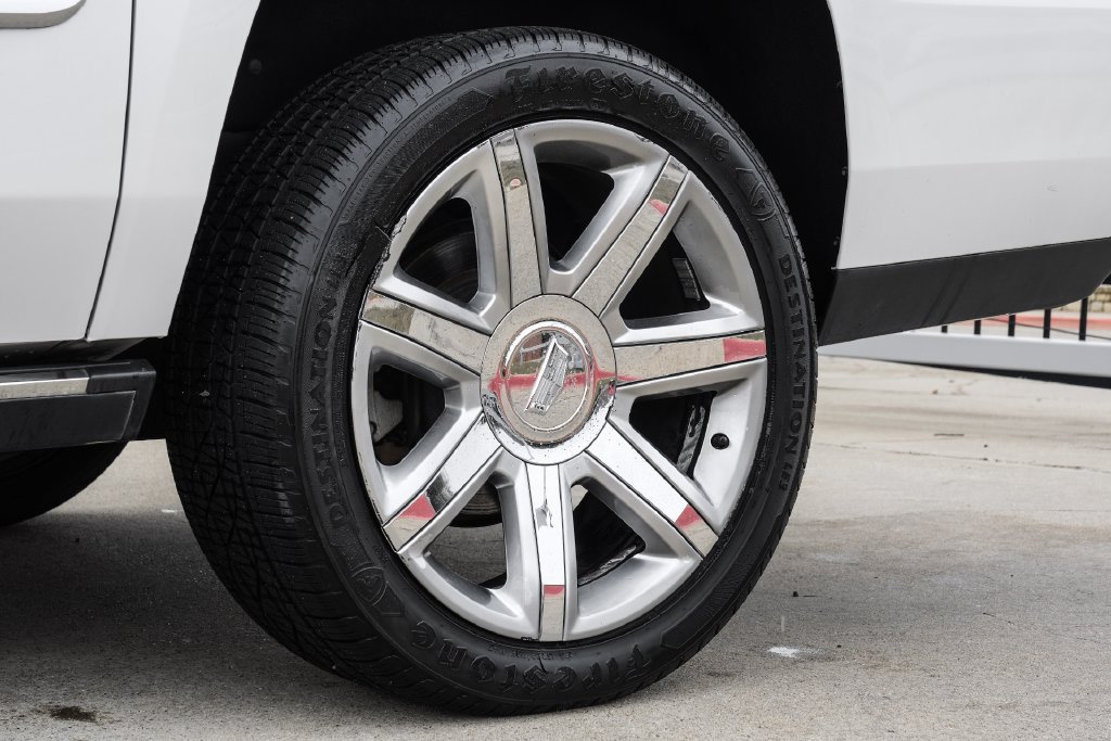 Used 2019 Cadillac Escalade ESV Premium Luxury RWD image 60