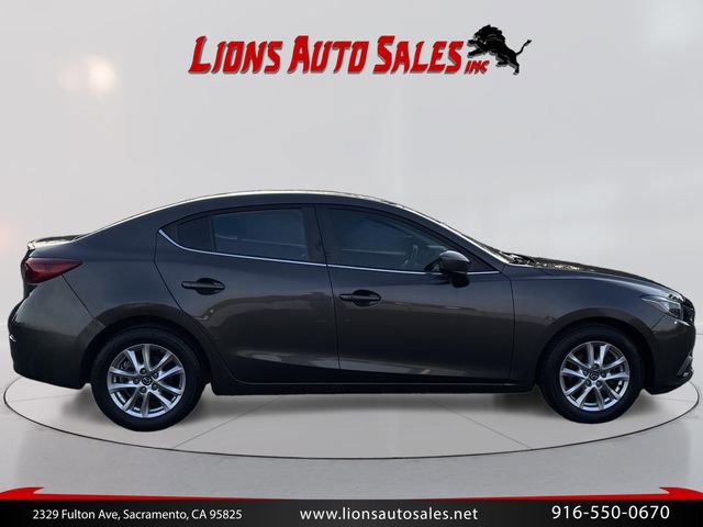 Used 2014 MAZDA MAZDA3 i Touring w/ Technology Package FWD image 4