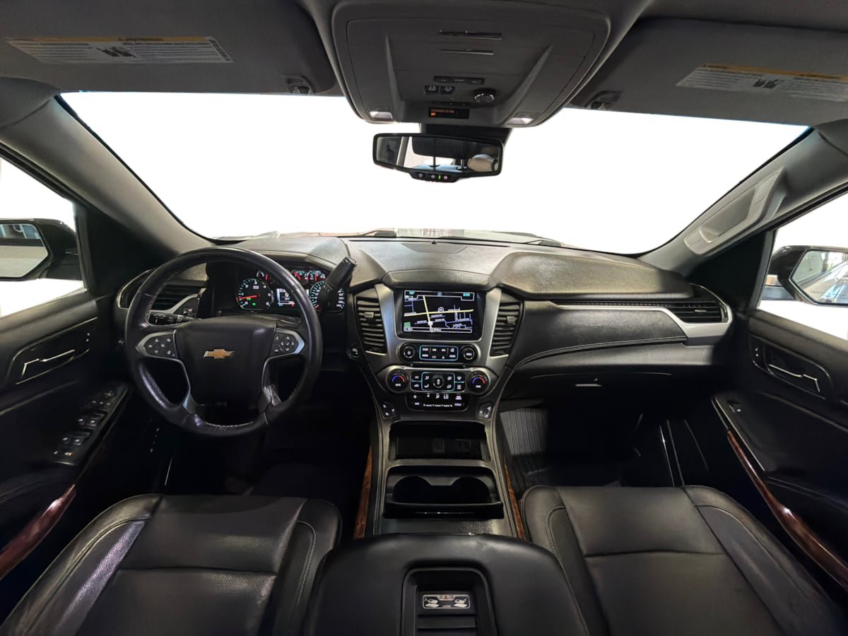 Used 2018 Chevrolet Suburban Premier AWD/4WD image 17