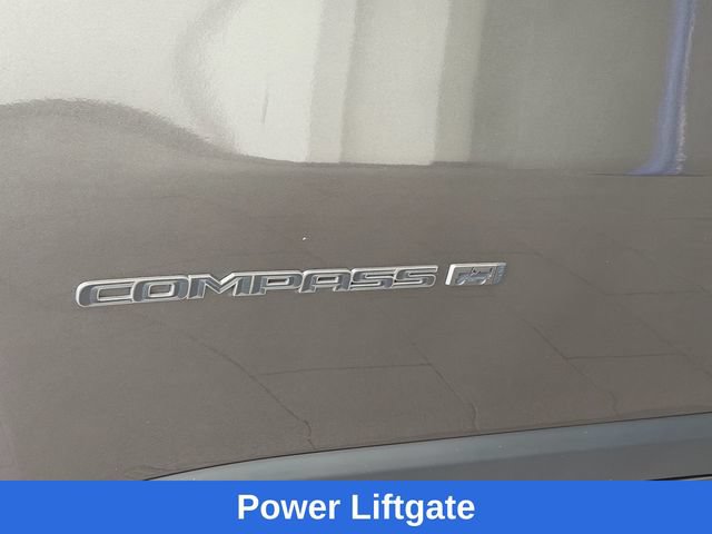 Used 2021 Jeep Compass Latitude w/ Driver Assistance Group FWD image 5
