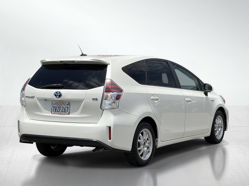 Certified 2017 Toyota Prius V FWD image 8