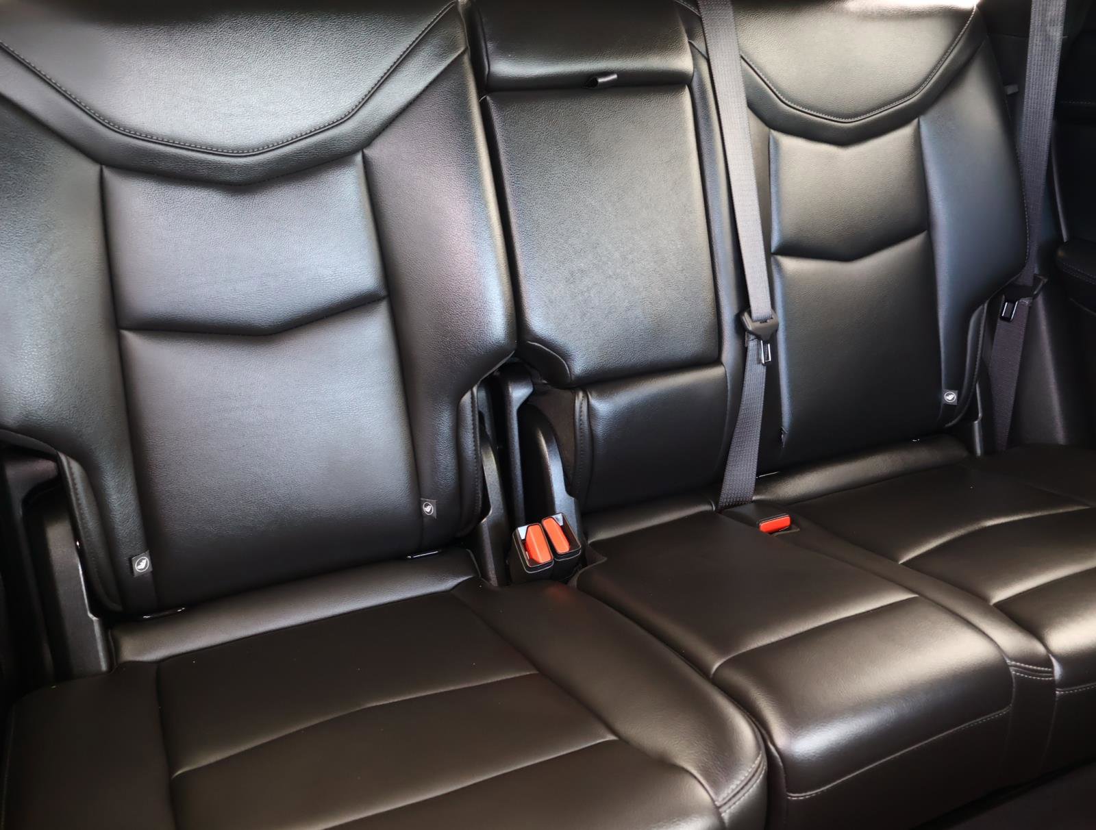 Used 2024 Cadillac XT5 Luxury w/ LPO, Floor Liner Package FWD image 17