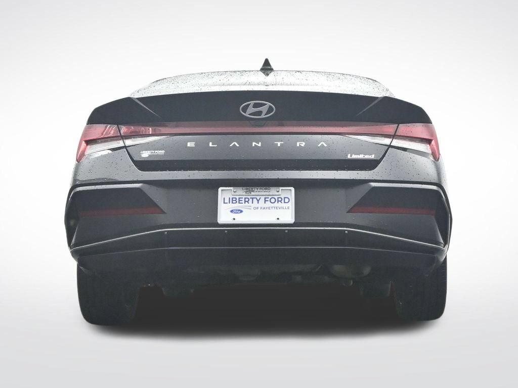 Used 2025 Hyundai Elantra Limited FWD image 44