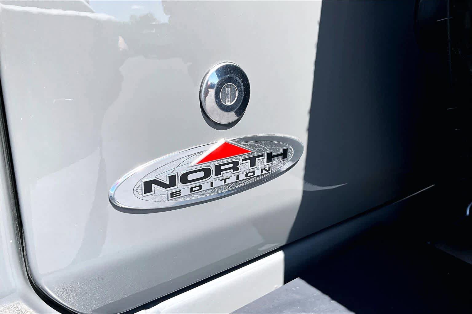 Used 2020 Jeep Wrangler Unlimited Sahara AWD/4WD image 9