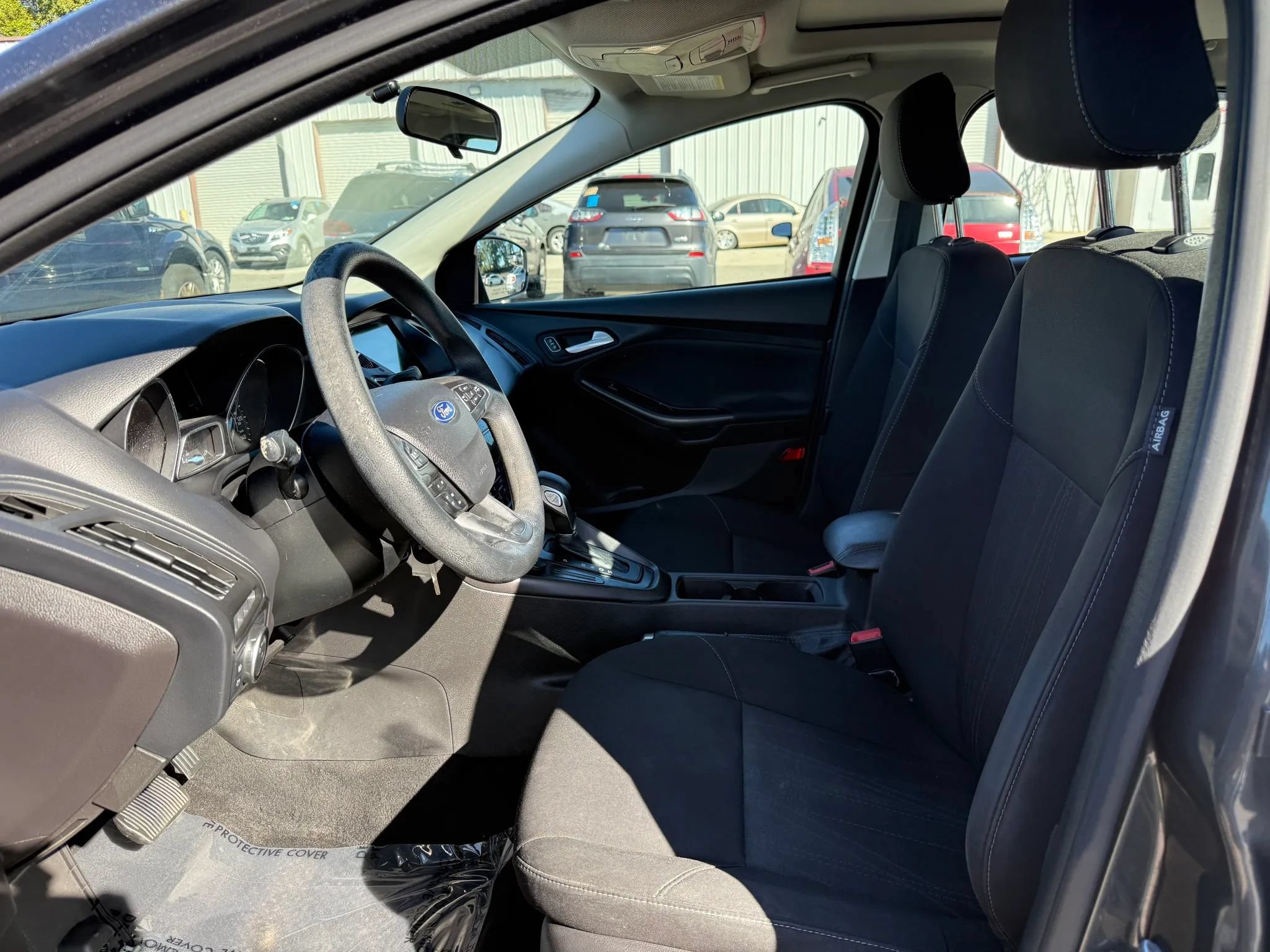 Used 2018 Ford Focus SEL FWD image 2