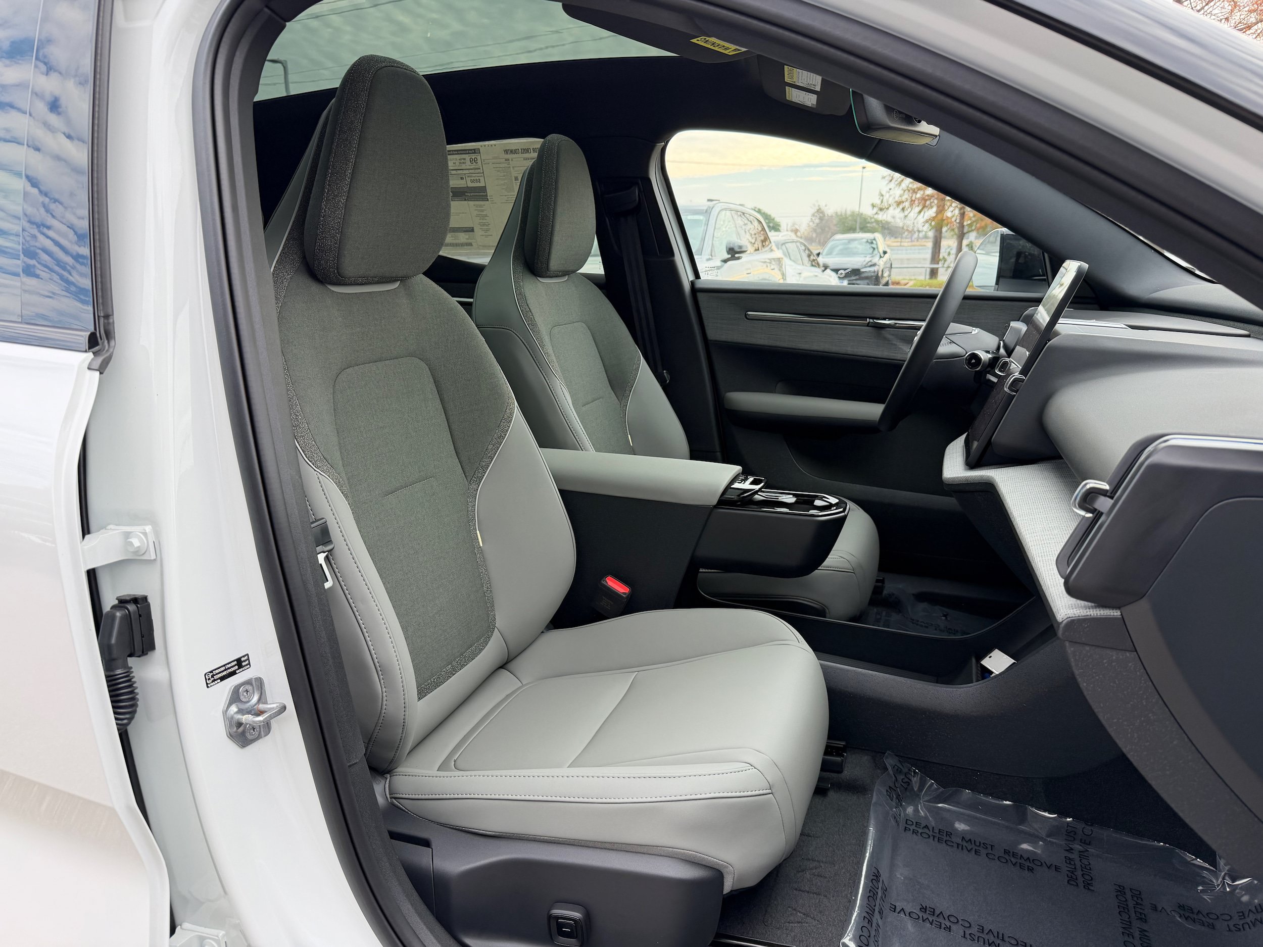 New 2026 Volvo EX30 Cross Country Ultra w/ Protection Package Premier AWD/4WD image 8
