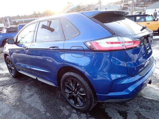 Used 2024 Ford Edge SE w/ Black Appearance Package image 5