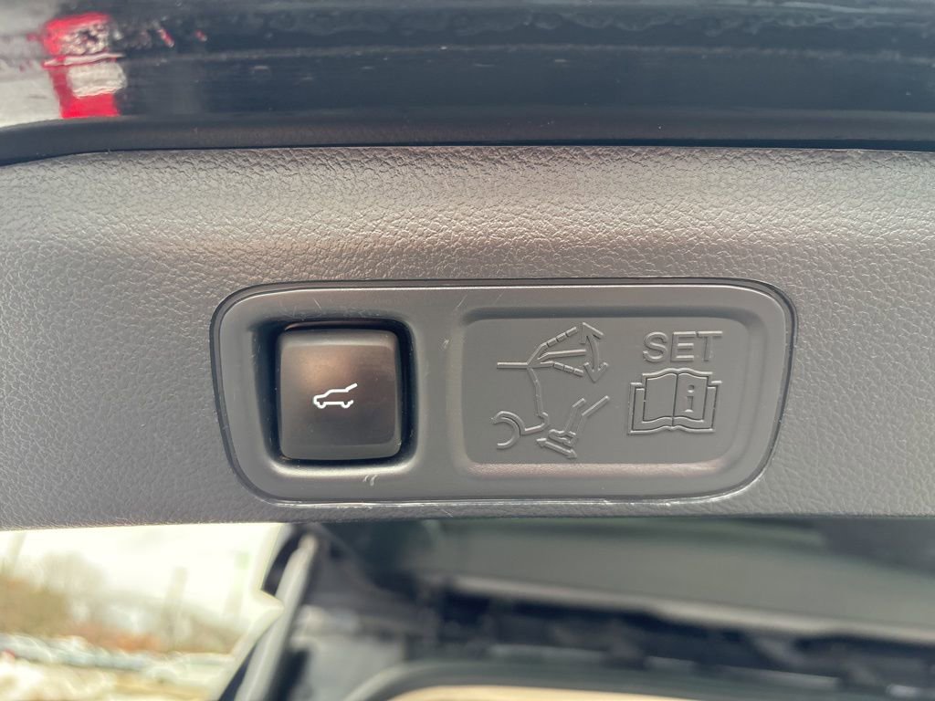 Used 2024 Ford Expedition Max XLT image 27