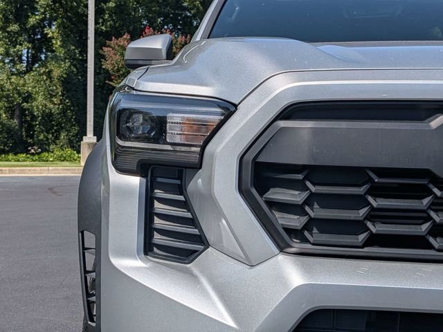 Used 2024 Toyota Tacoma TRD Off-Road AWD/4WD image 12