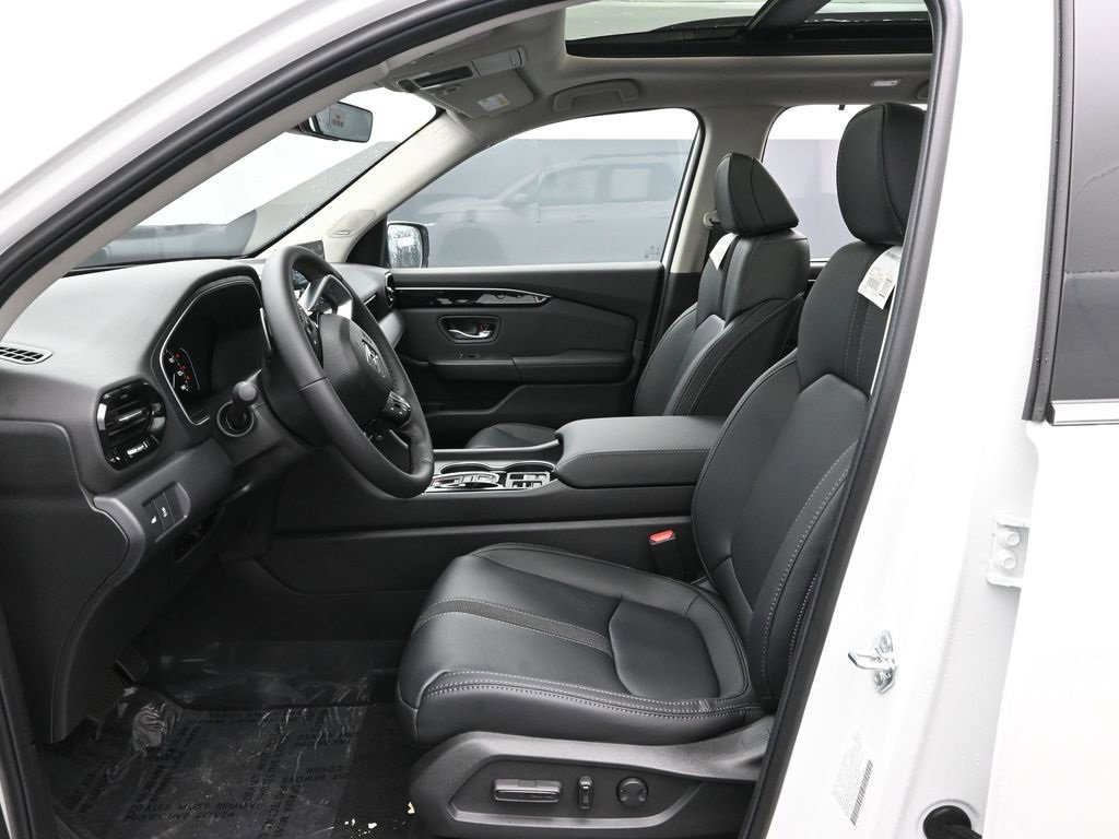 New 2025 Honda Pilot Touring image 34