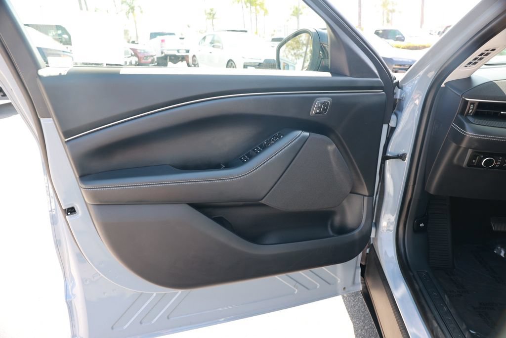 Used 2025 Ford Mustang Mach-E Select w/ Comfort Package Lite RWD image 16