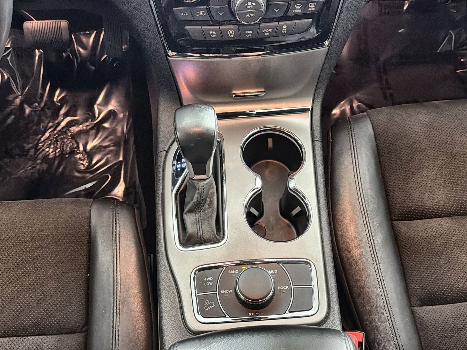 Used 2022 Jeep Grand Cherokee Laredo X image 22