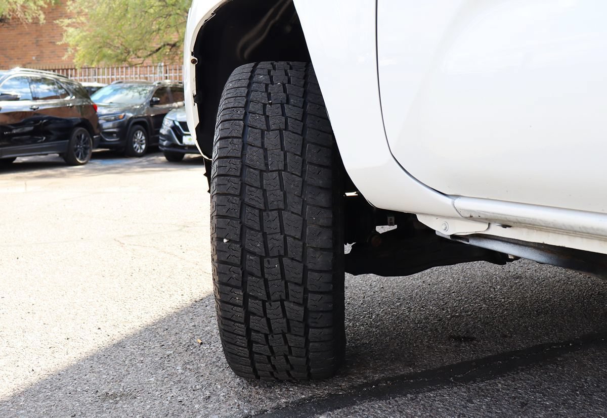 Used 2018 Toyota Tacoma SR w/ SR Convenience Package AWD/4WD image 6