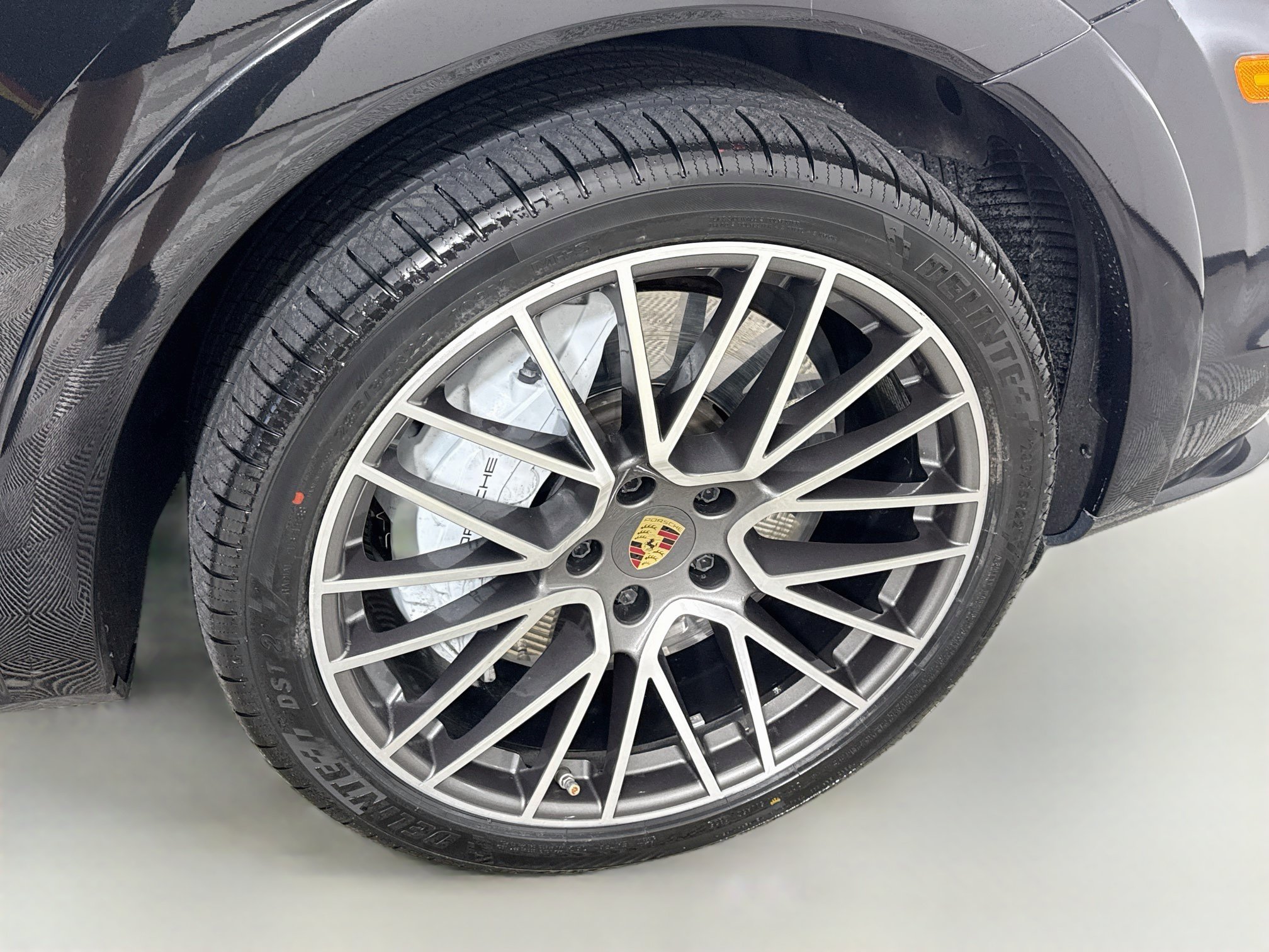 Used 2023 Porsche Cayenne Turbo AWD/4WD image 31