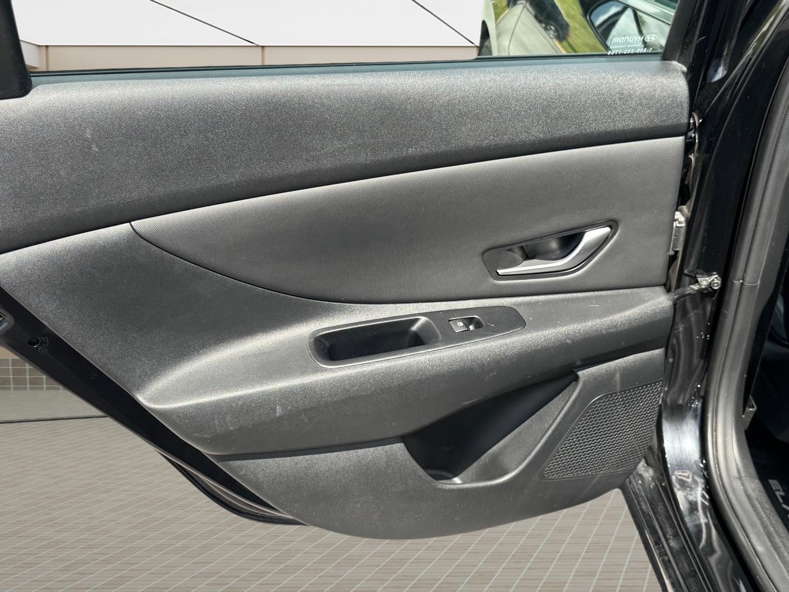 Certified 2024 Hyundai Elantra Limited FWD image 21