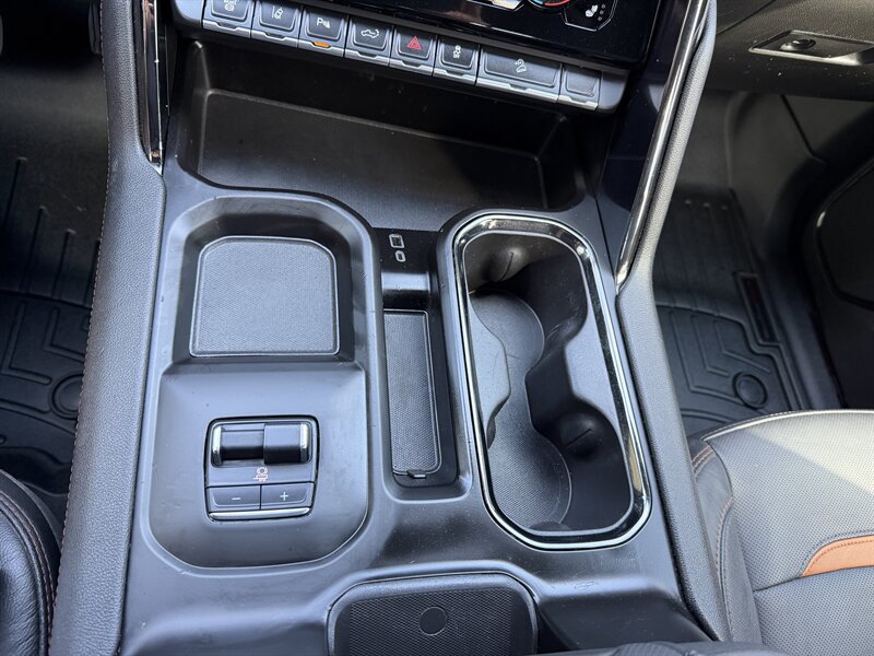 Used 2024 GMC Sierra 2500 AT4 w/ AT4 Preferred Package AWD/4WD image 43