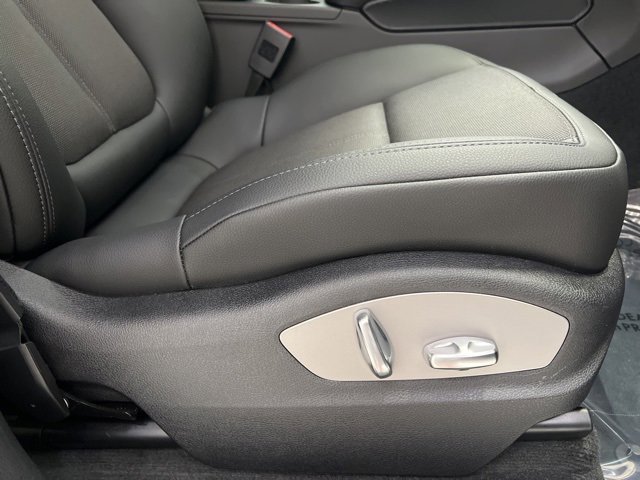 Used 2025 Porsche Macan T image 56