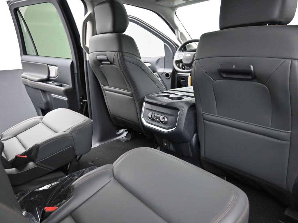 New 2025 Ford Expedition Active image 12